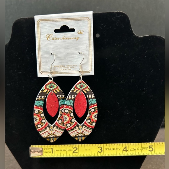 NWT multicolor wooden dangling earrings red - Picture 2 of 4